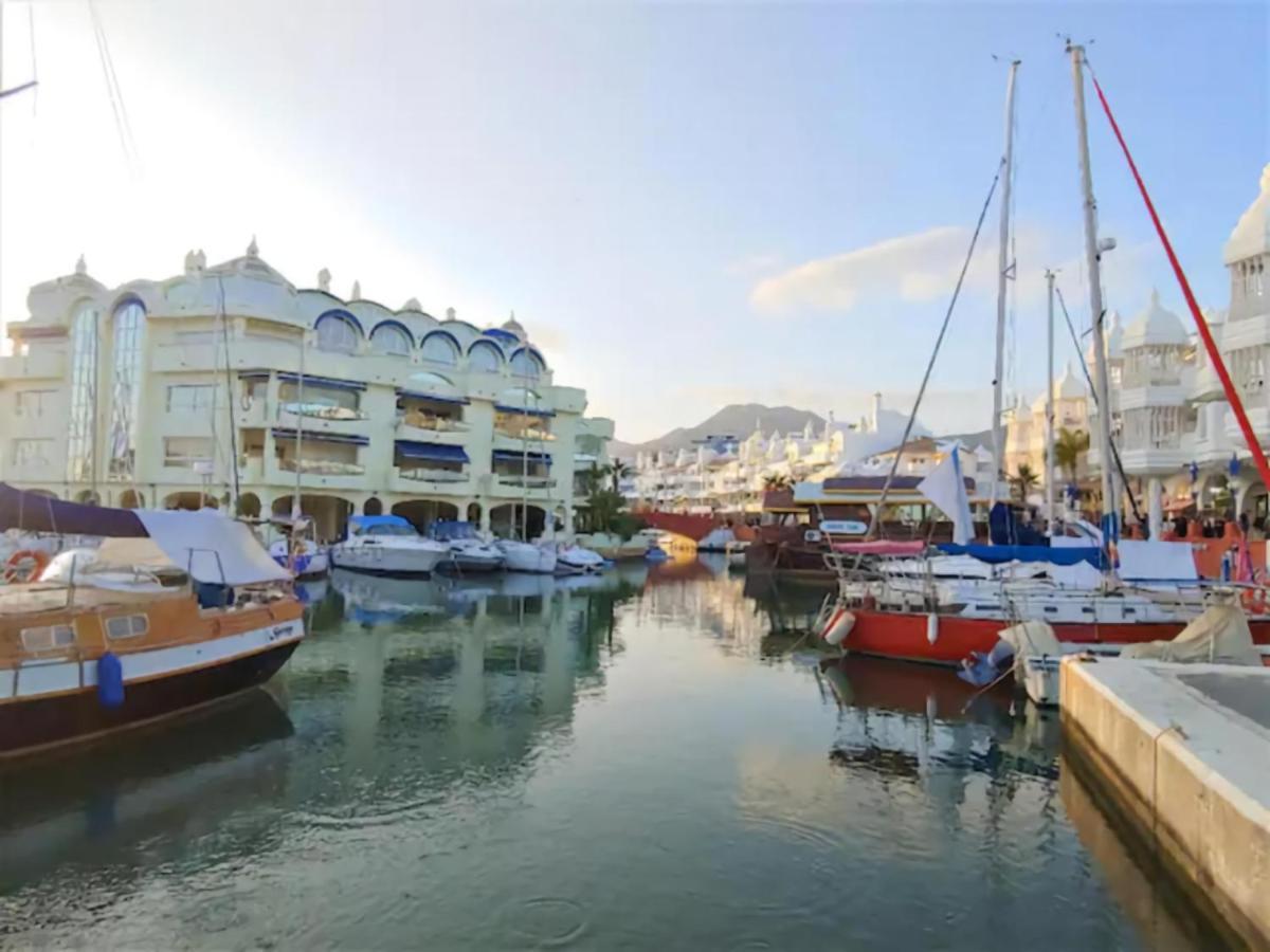 Benalmadena Beachfront Puerto Marina Sunrise Extérieur photo